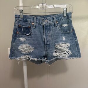 Levi’s Women’s 501 High Waisted Distressed Denim Shorts Medium Wash 28” waist
